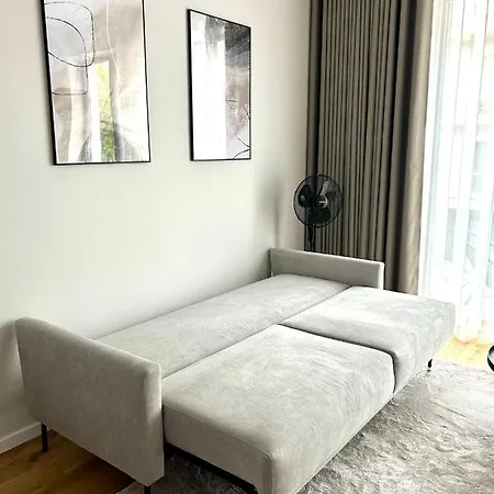 Esplanaadi 10 * بارنو