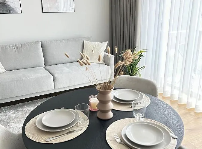 Esplanaadi 10 * Pärnu